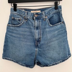 Levi’s ‘High Loose’ Shorts Size 26